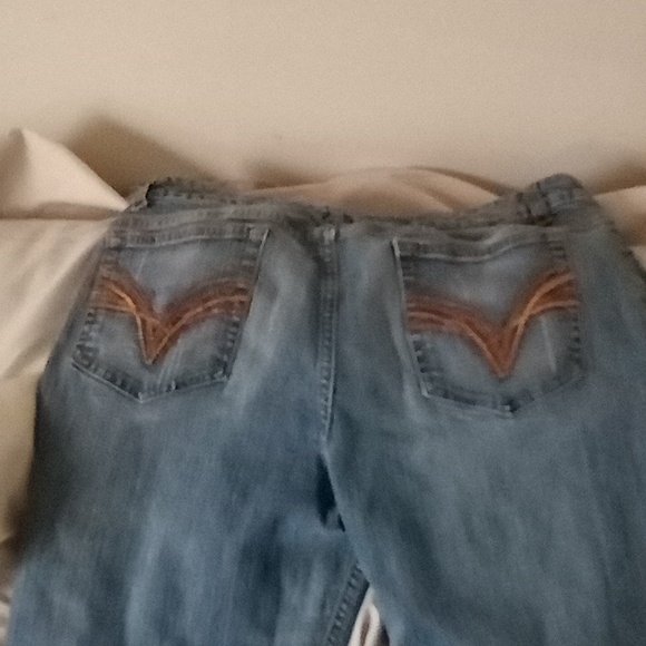Jeans - Picture 3 of 4